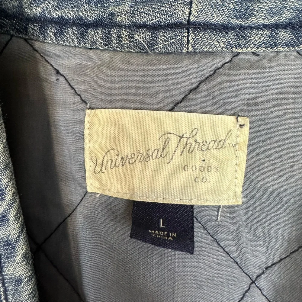 Universal Threads Open Front Quilted Denim Jacket - Picture 5 of 9